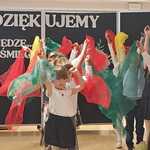 Dzień Edukacji Narodowej - występ grupy Smerfy