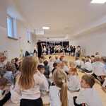 Dzień Edukacji Narodowej - występ grupy Smerfy