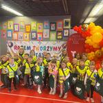 Miejski Dzień Przedszkolaka- dzieci podczas zabaw na stadionie miejskim